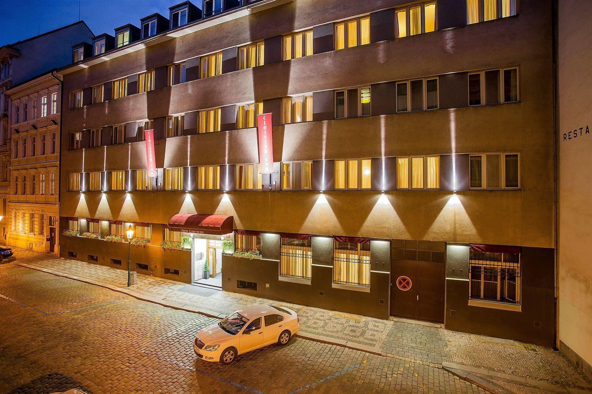 Cloister Hotell