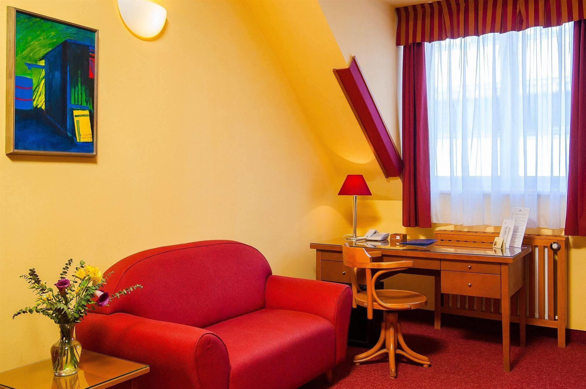 Cloister 3* Praha