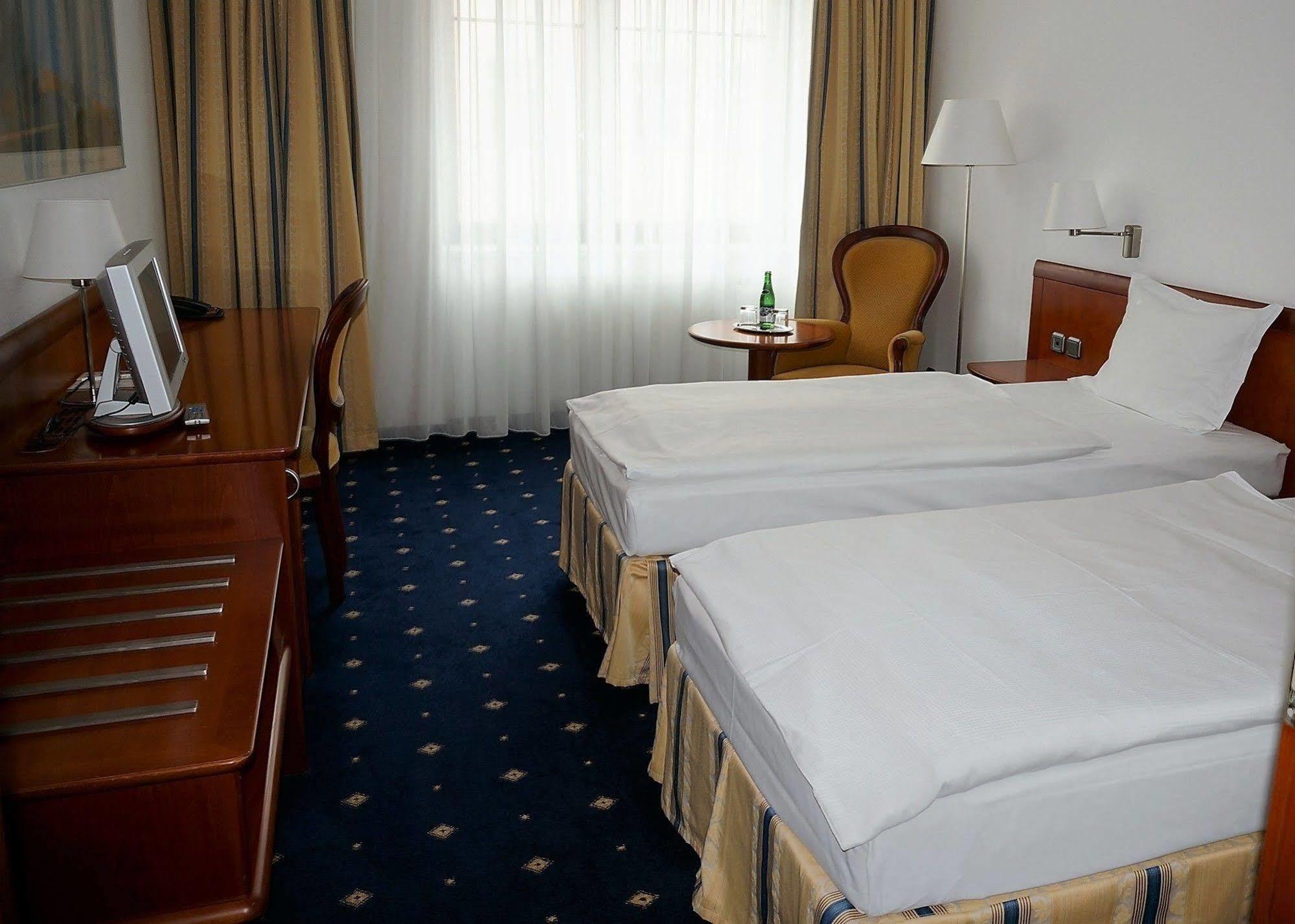 Coronet Hotel
