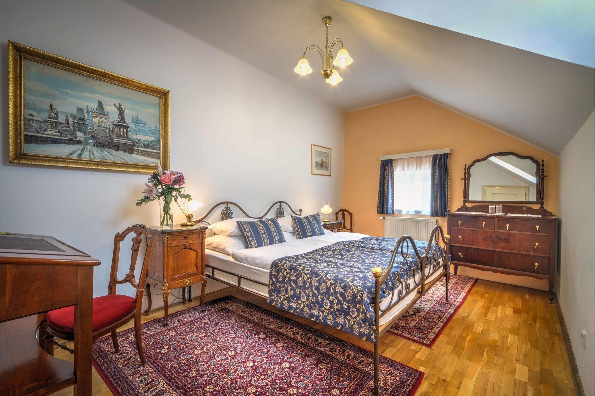 Hotell Red Lion 4*