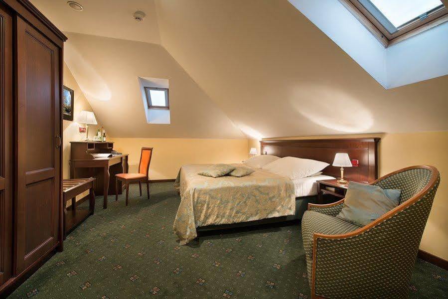 Ea Downtown 4*