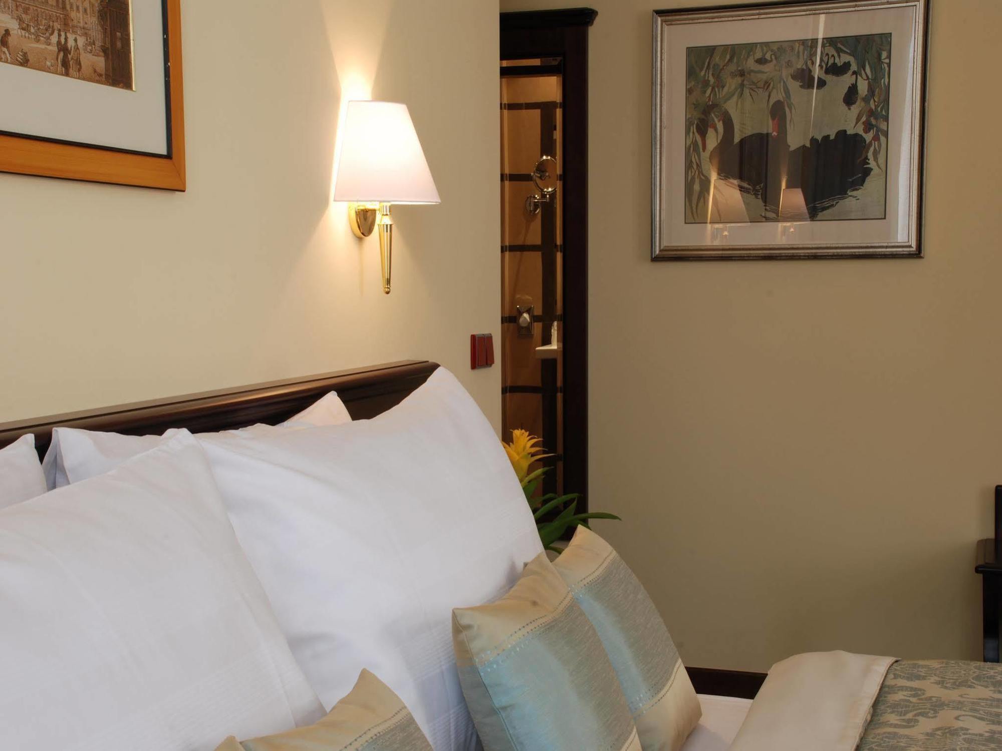 Ea Downtown 4* Prag