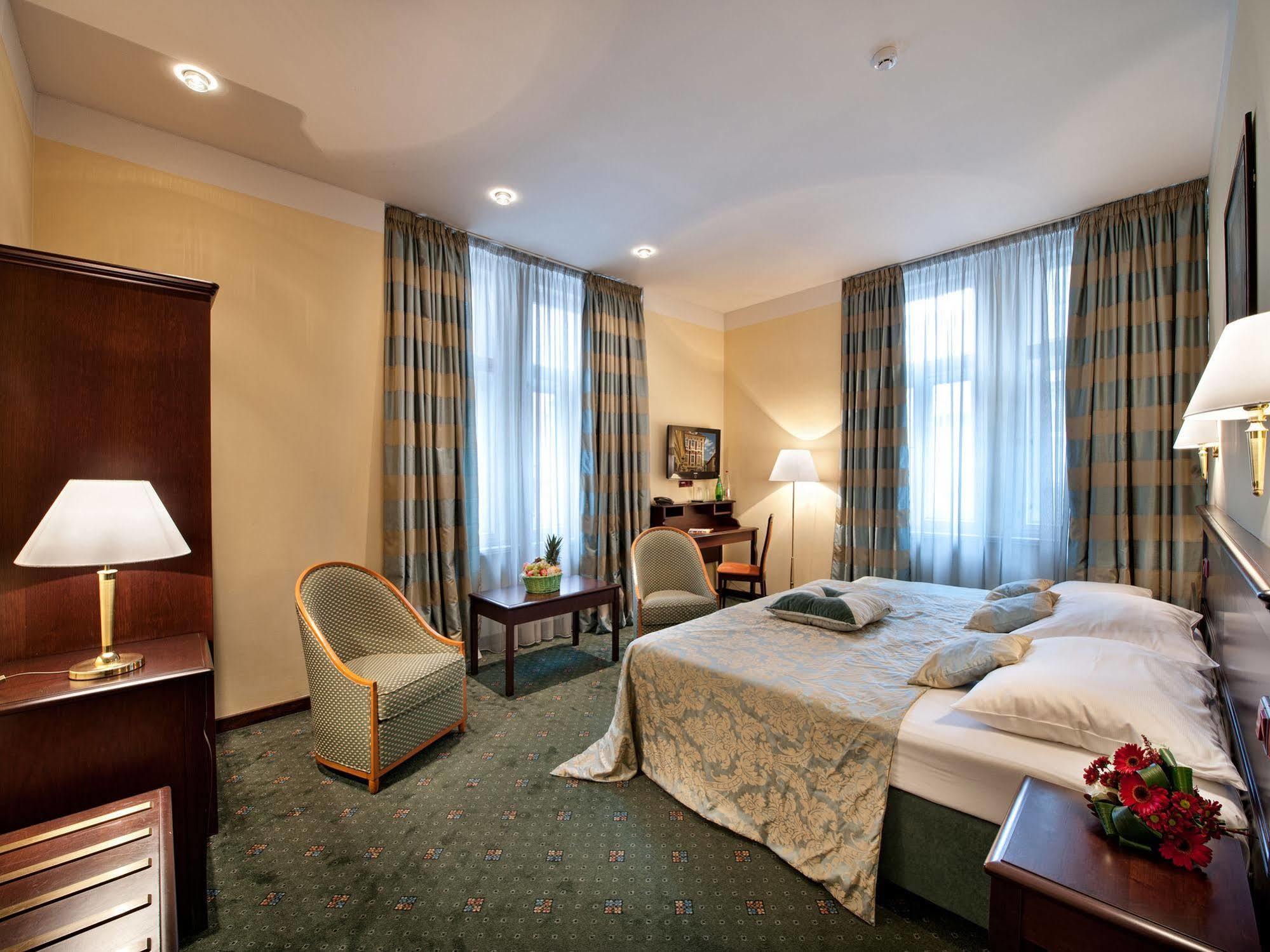 Hotel Ea Downtown 4*