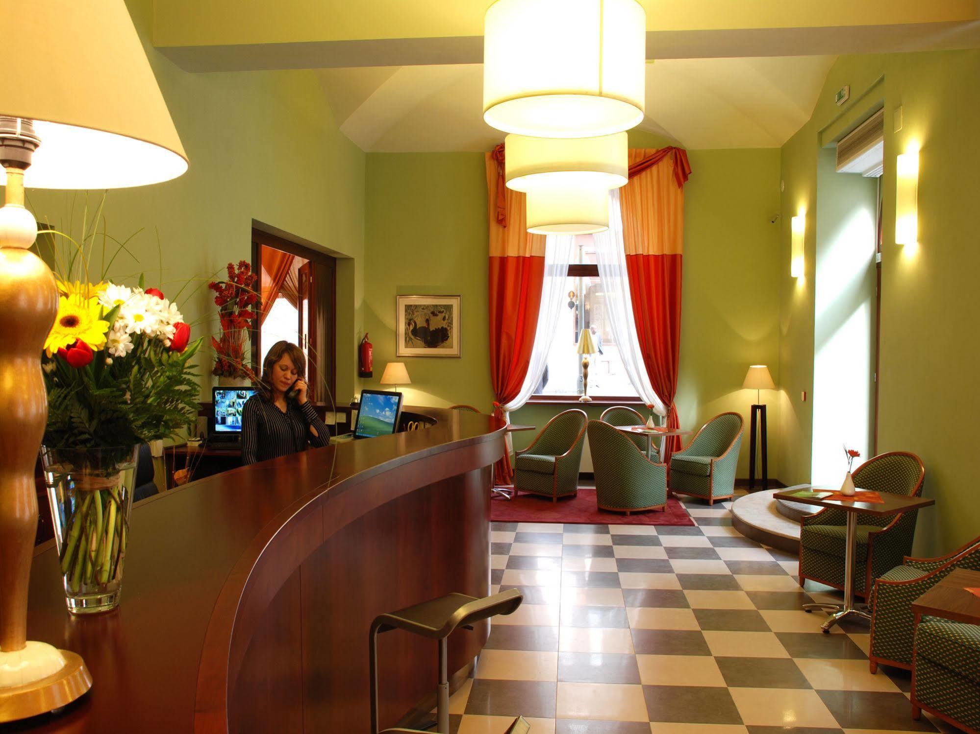 Ea Downtown Hotel 4*