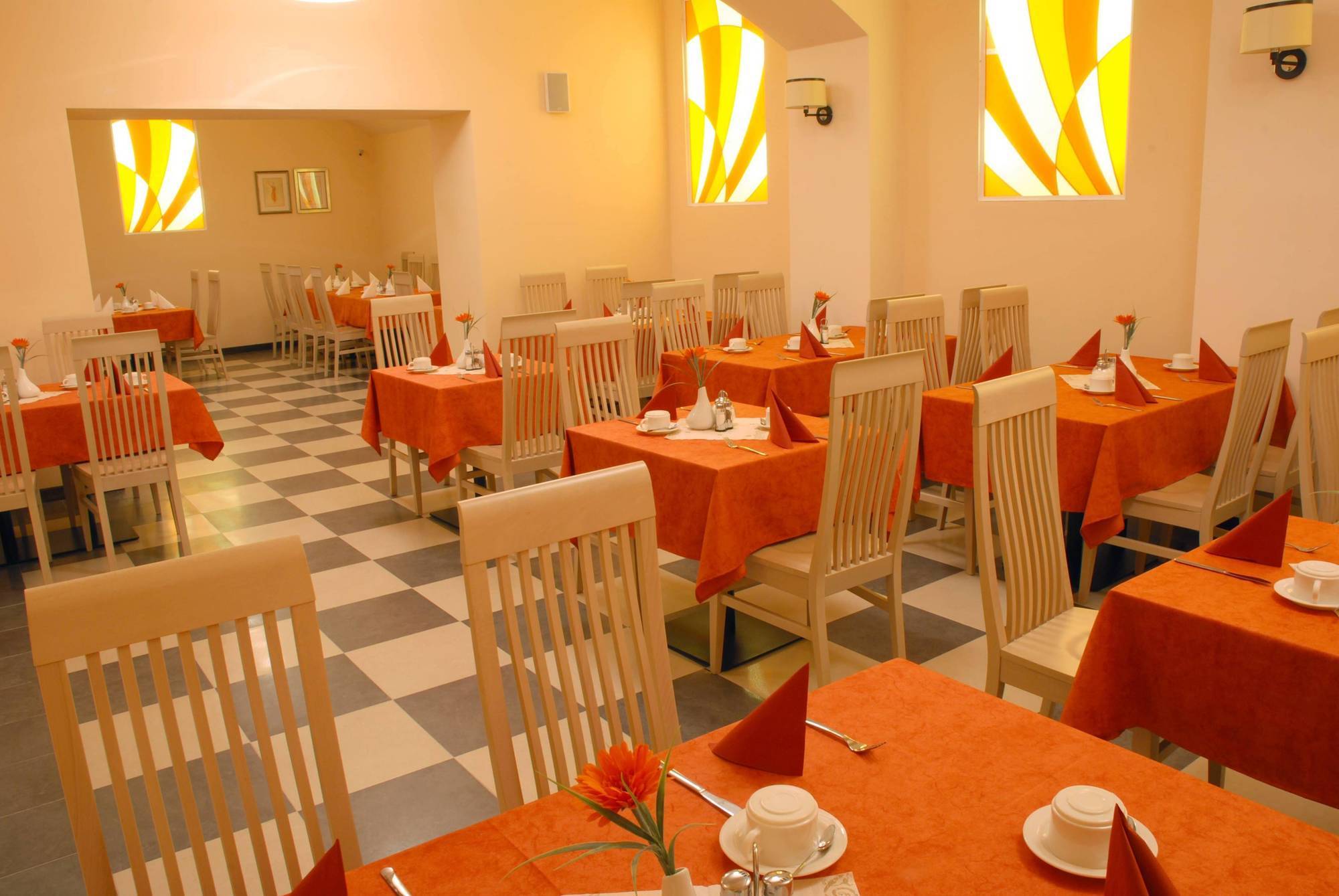 Hotel Ea Downtown 4*