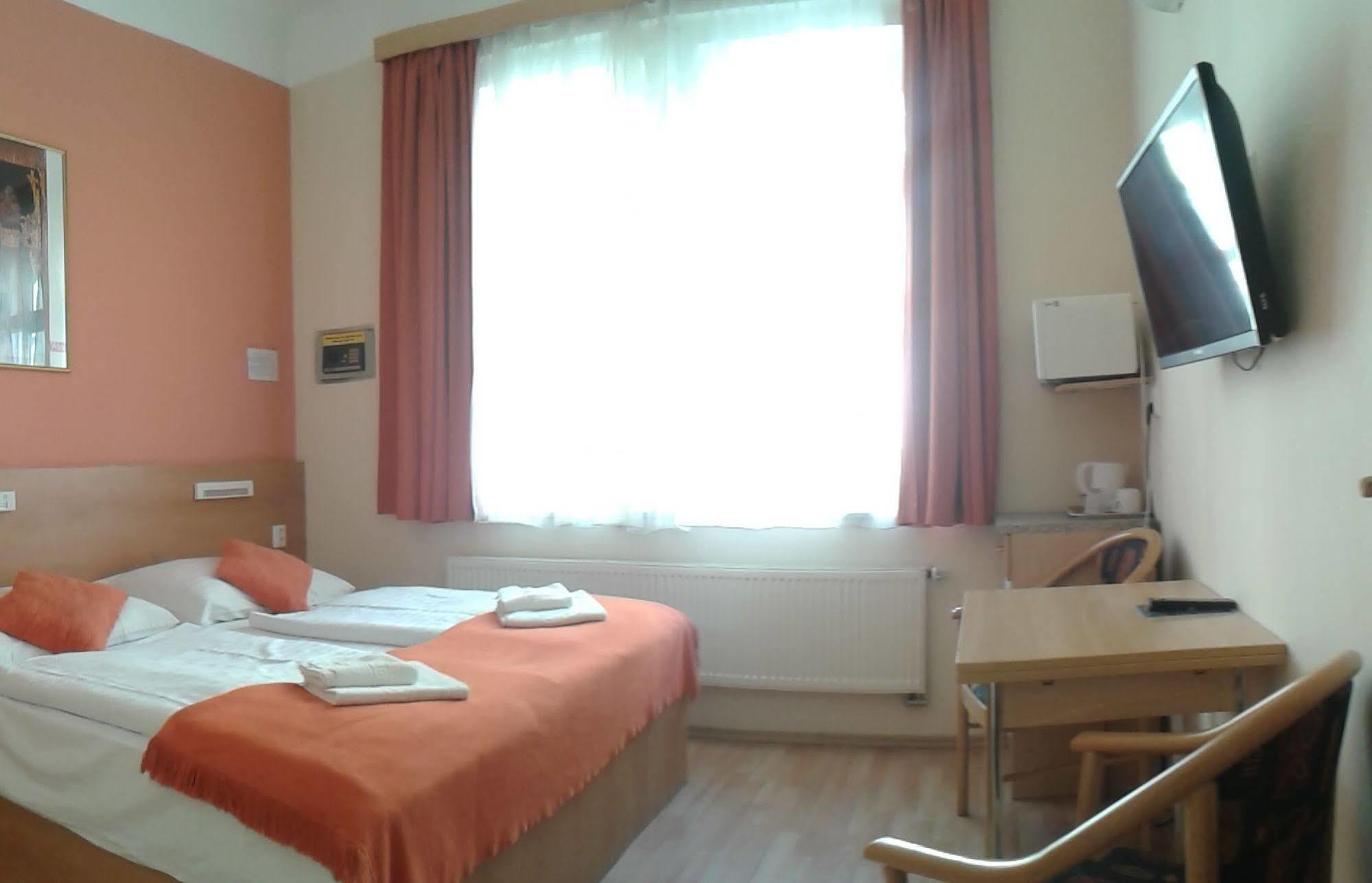 Tabor 3*