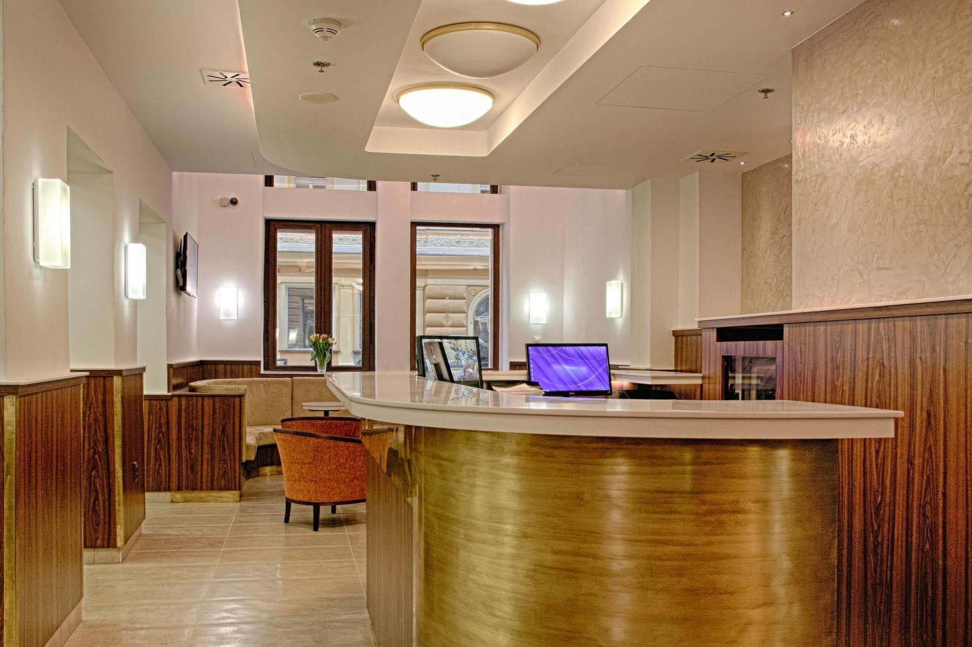 Hotel Ambiance 4*
