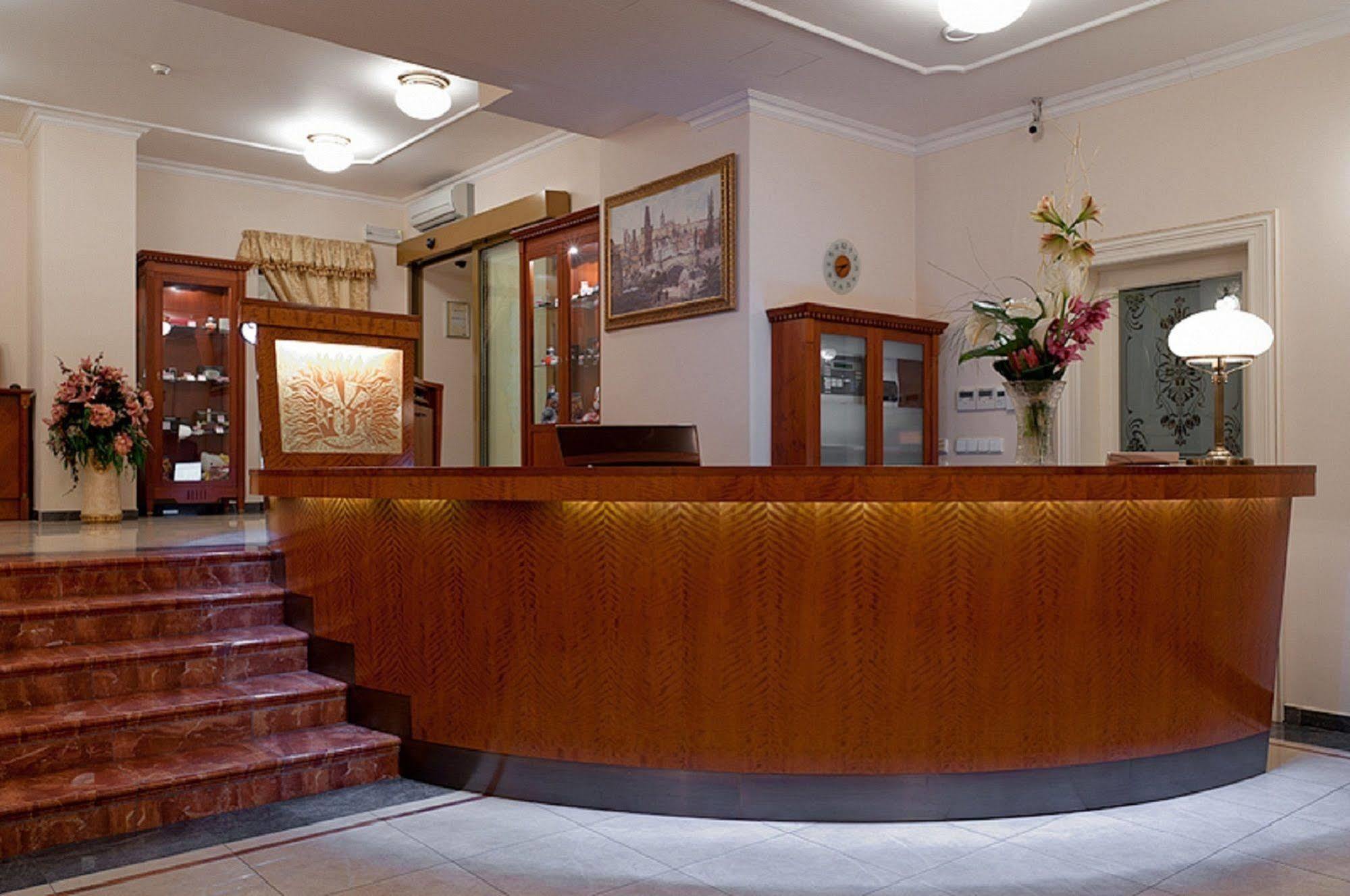Alqush Downtown Hotell