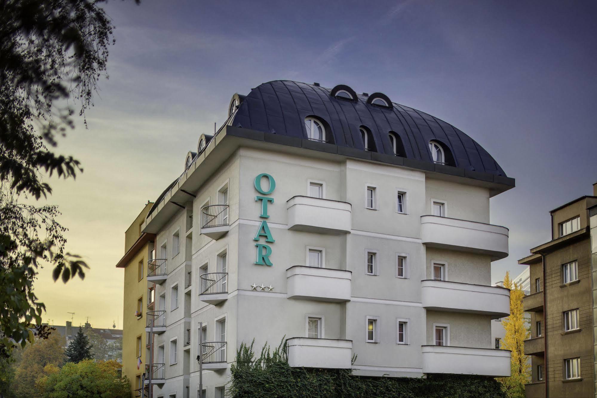 Otar Hotell 3*