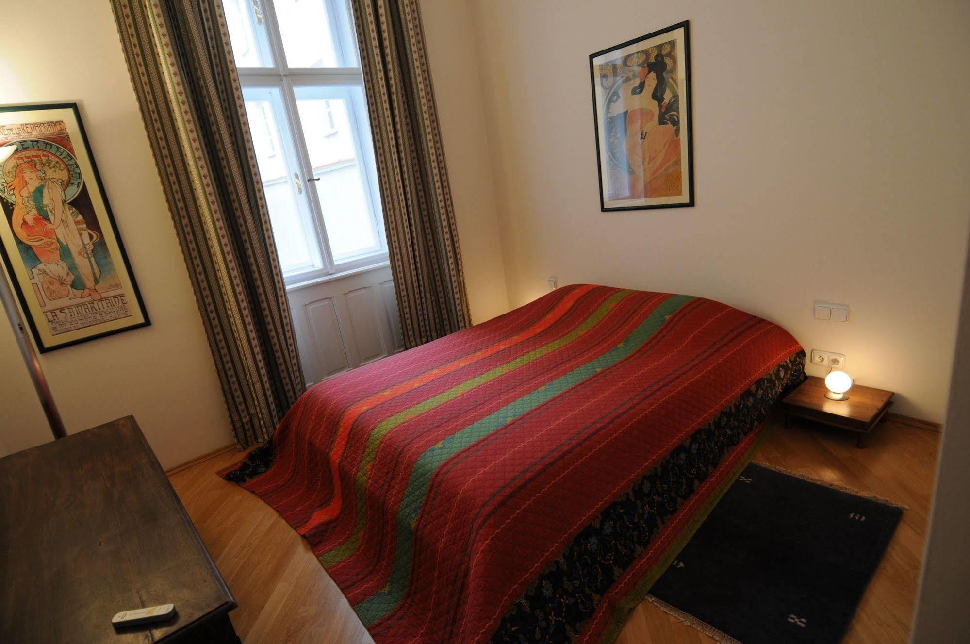 Pvh Charming Flats Odboru * Prag