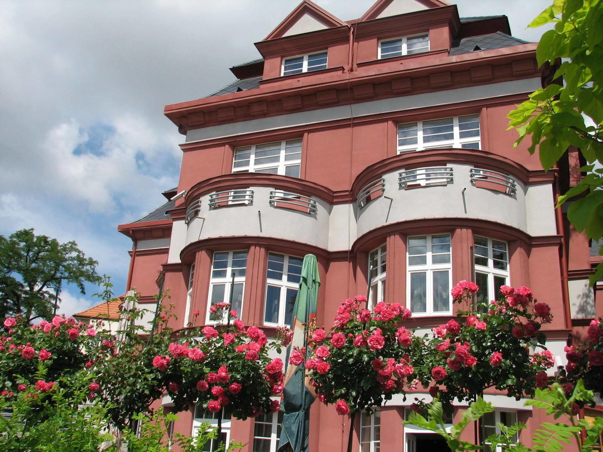 Hotel Hotel Villa 4*