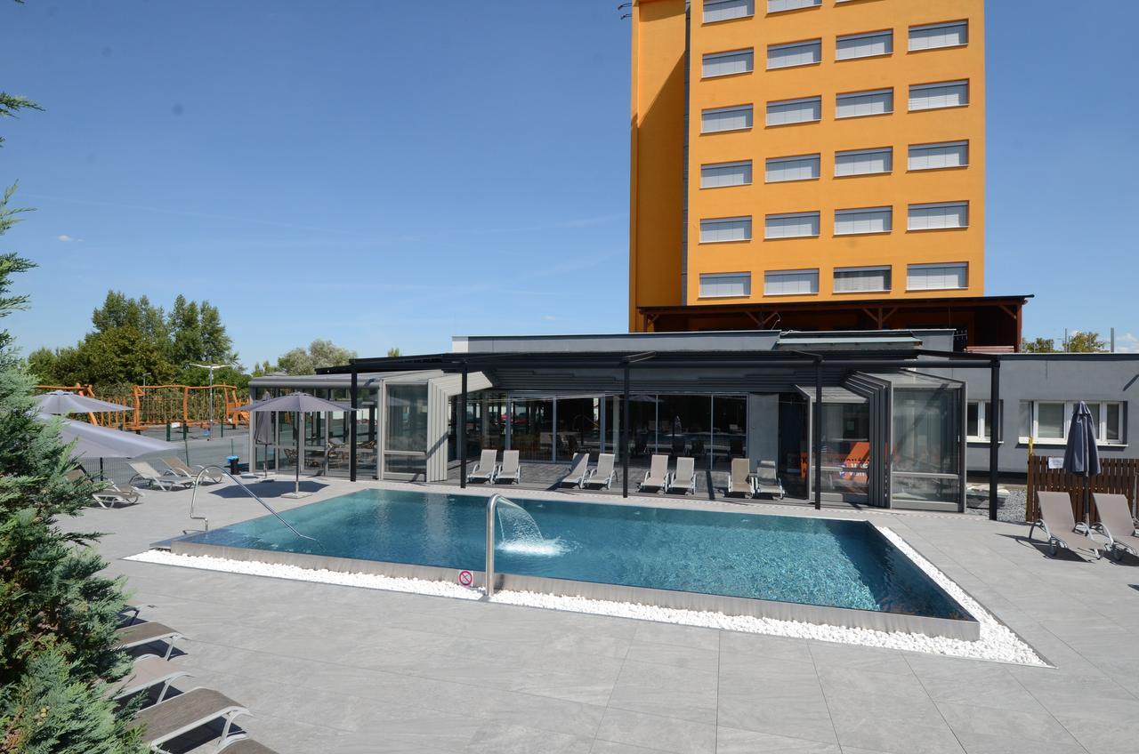 Hotel Aura Design&garden Pool Prag