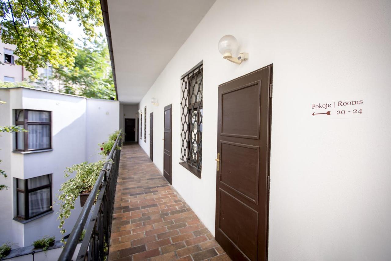 Sir Toby's Midtown Hostel