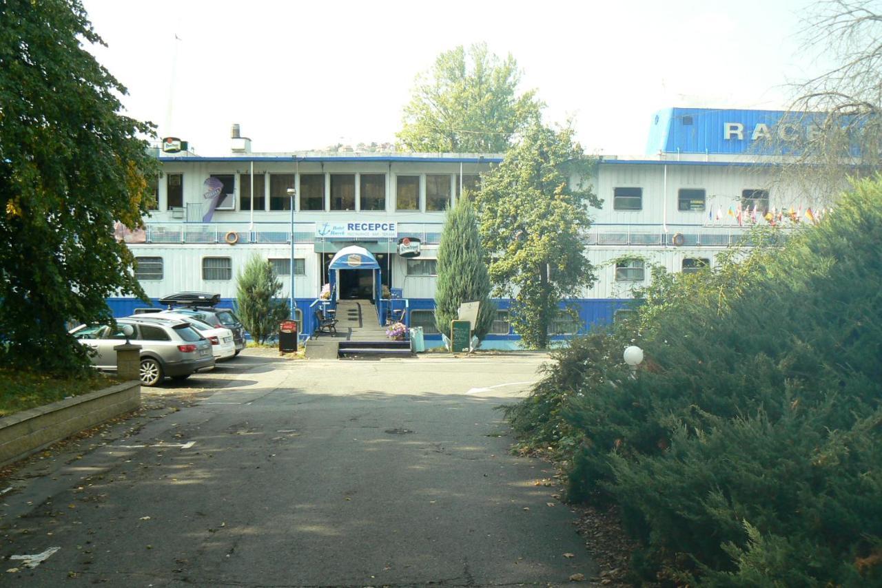 Racek Botel 3*