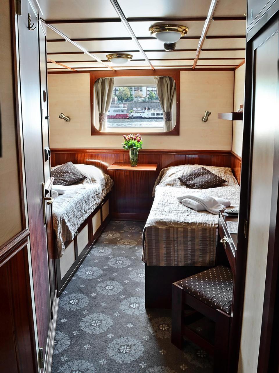 Florentina Boat
