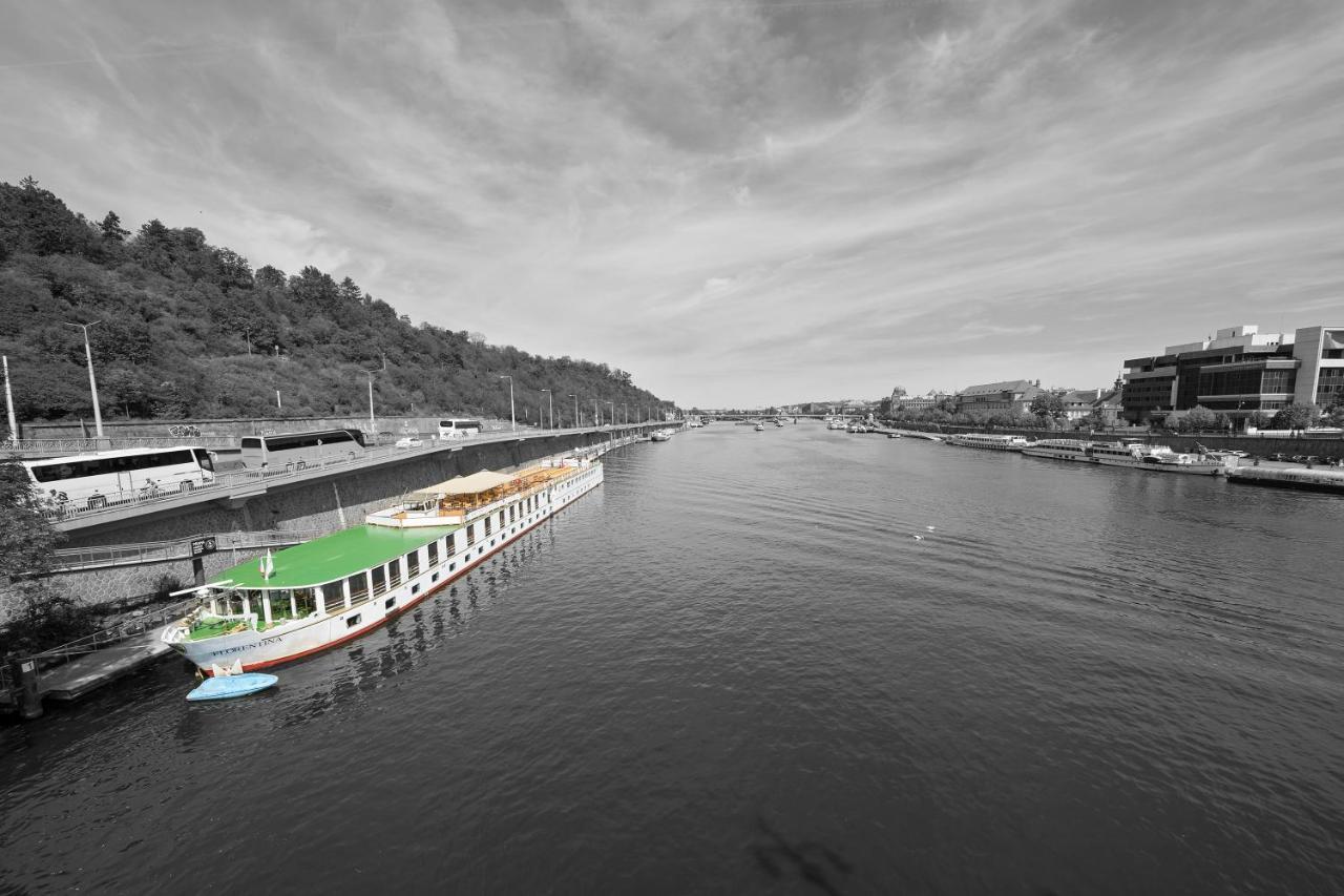 Florentina Boat 3*