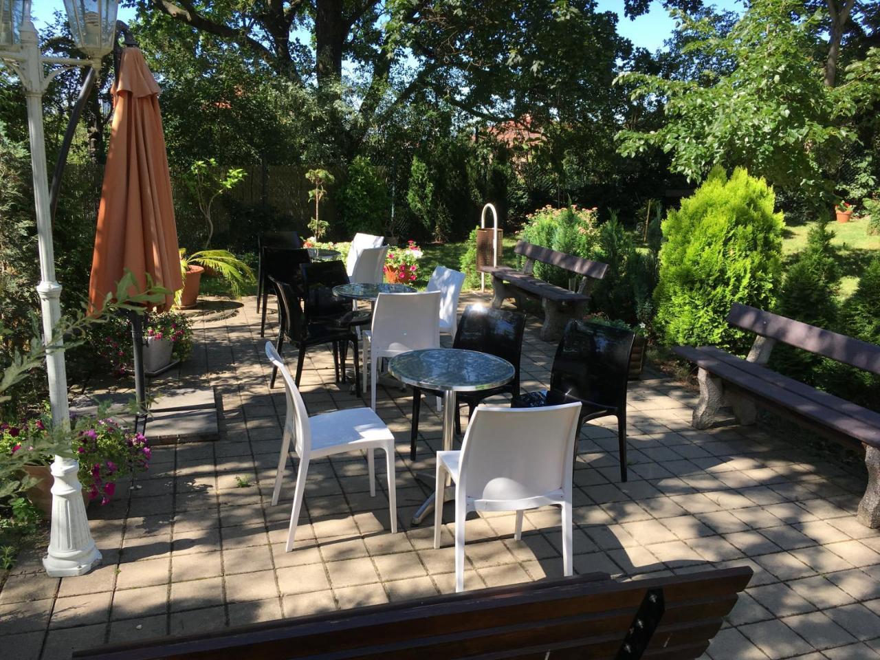 Gasthof Jana - Domov Mladeze 2*