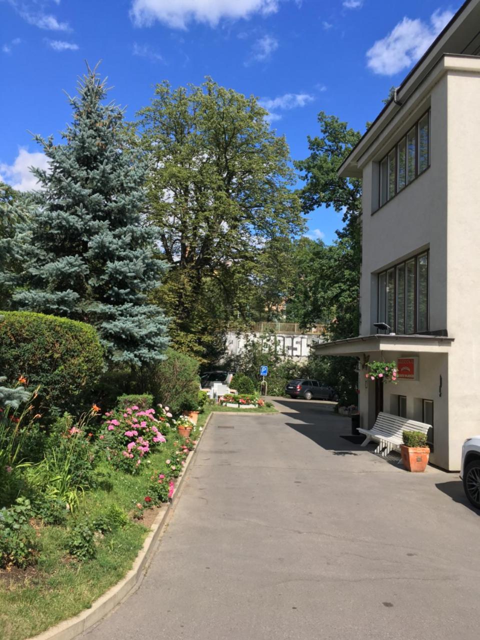 Gasthof Jana - Domov Mladeze 2*