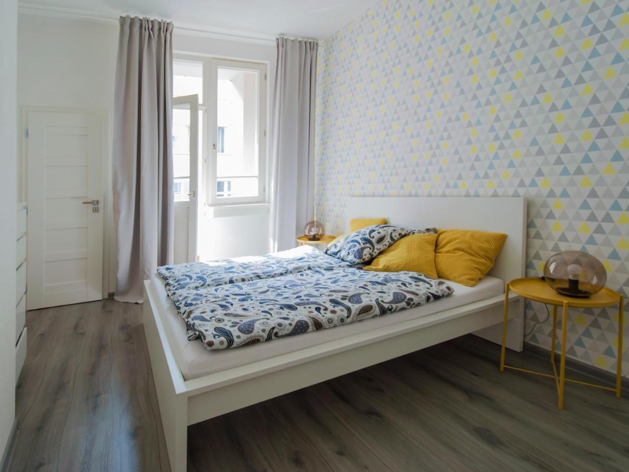 U Pujcovny 6 * Prague