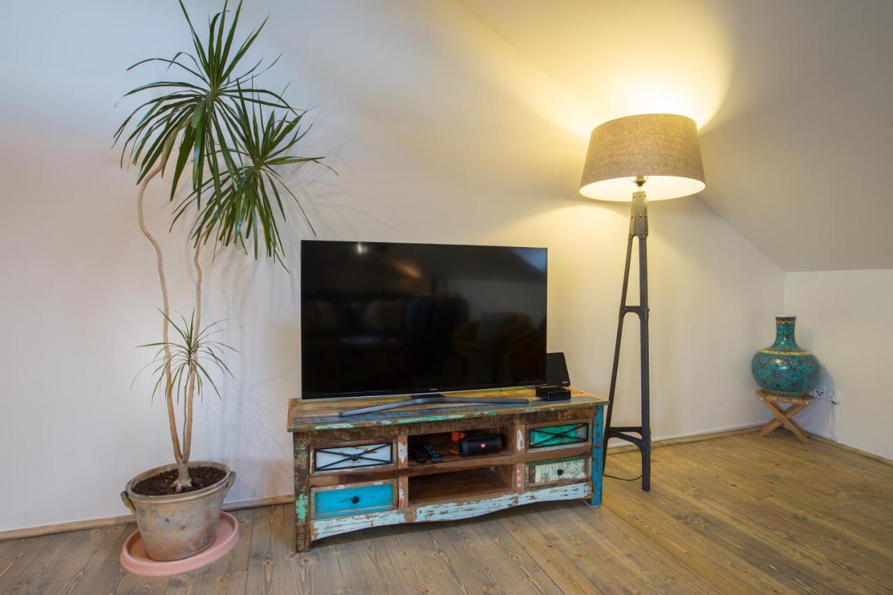 Gigantic Boho Chic 3 Bedroom 3 Bathroom Loft With Hanging Chair Apartment *