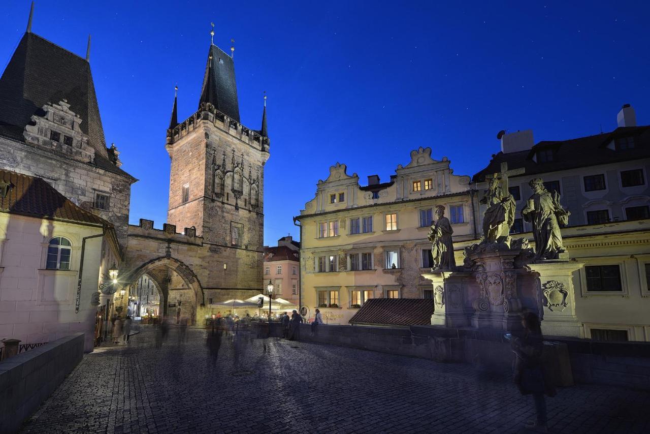Hotell U 3 Pstrosu Prag