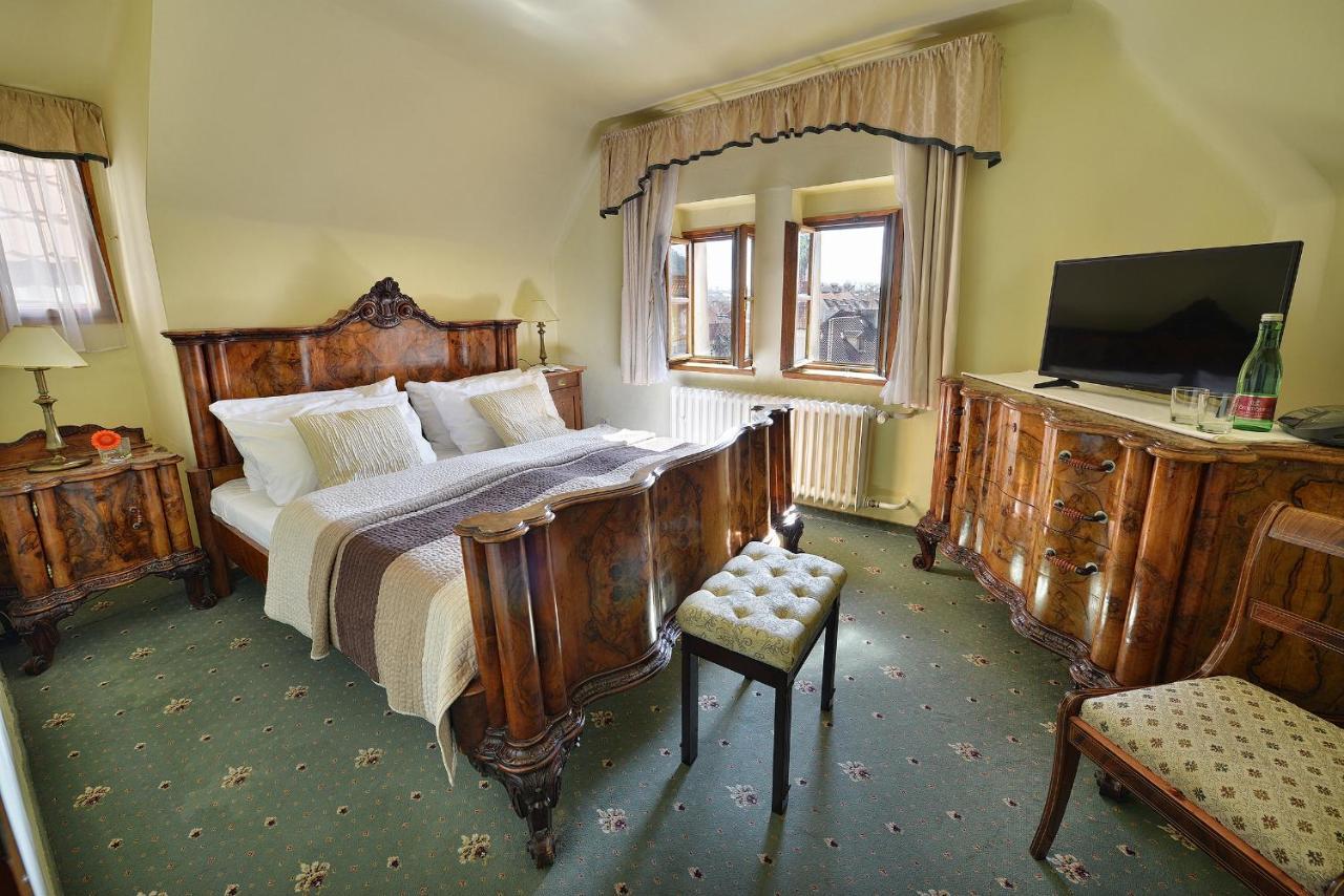 U 3 Pstrosu Hotell