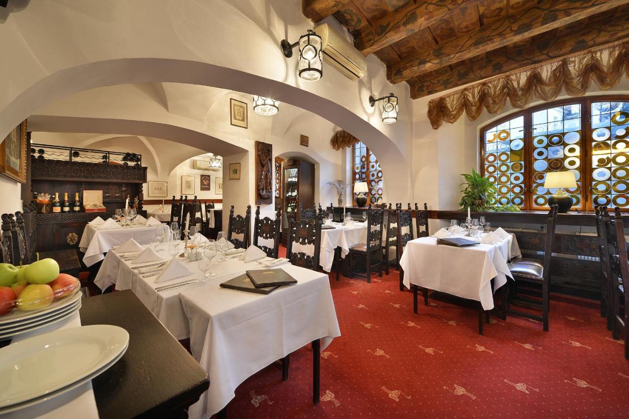 U 3 Pstrosu Hotell 4*