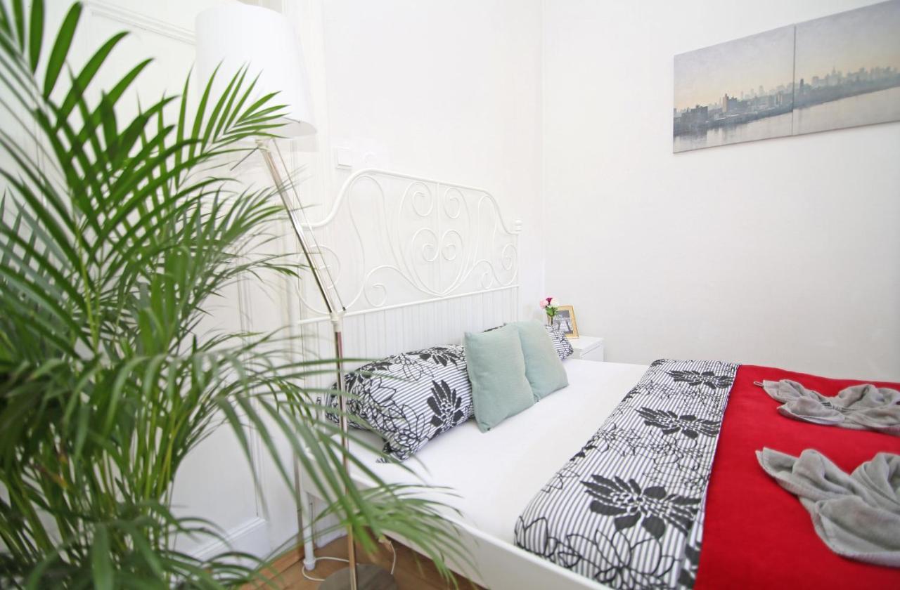 Apartment Beautiful Ujezd Prag