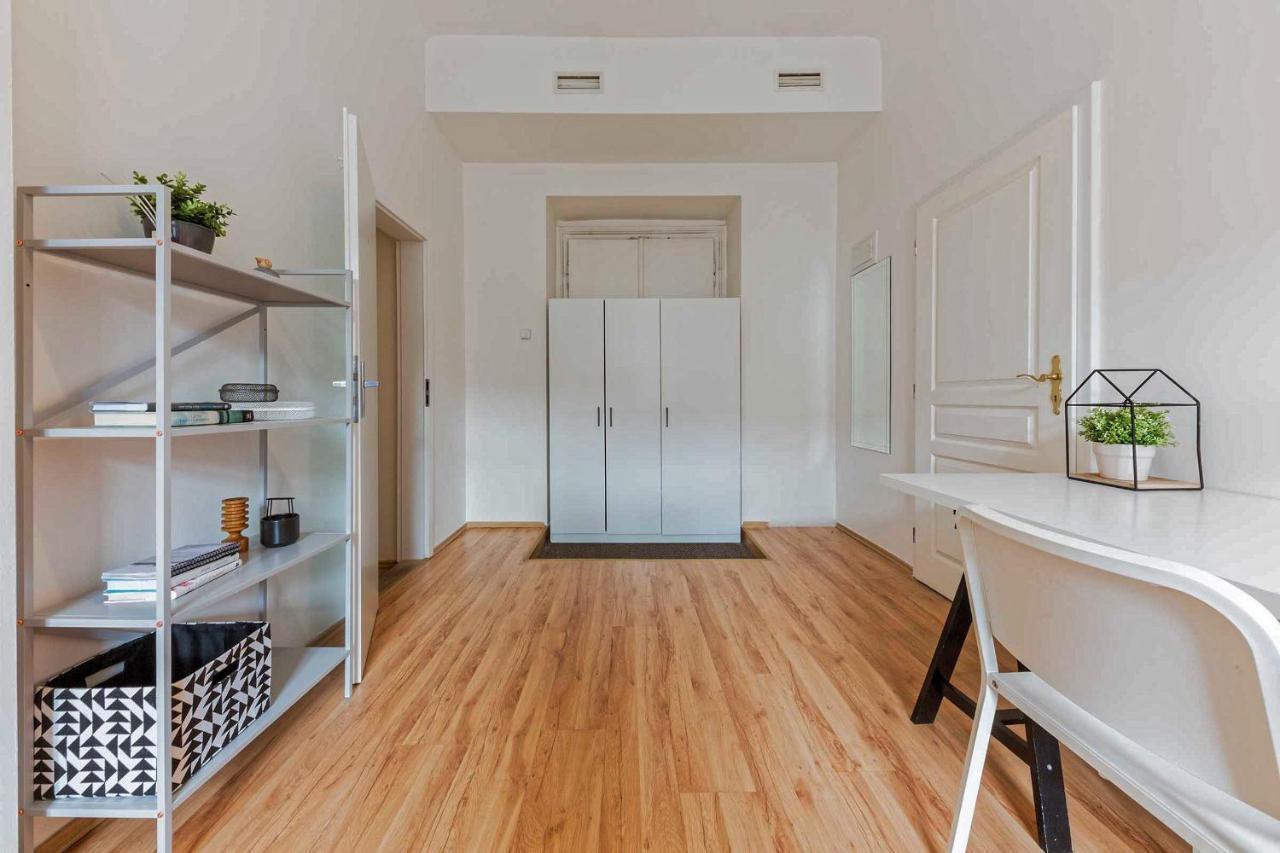 Apartment At I.p.pavlova Prague