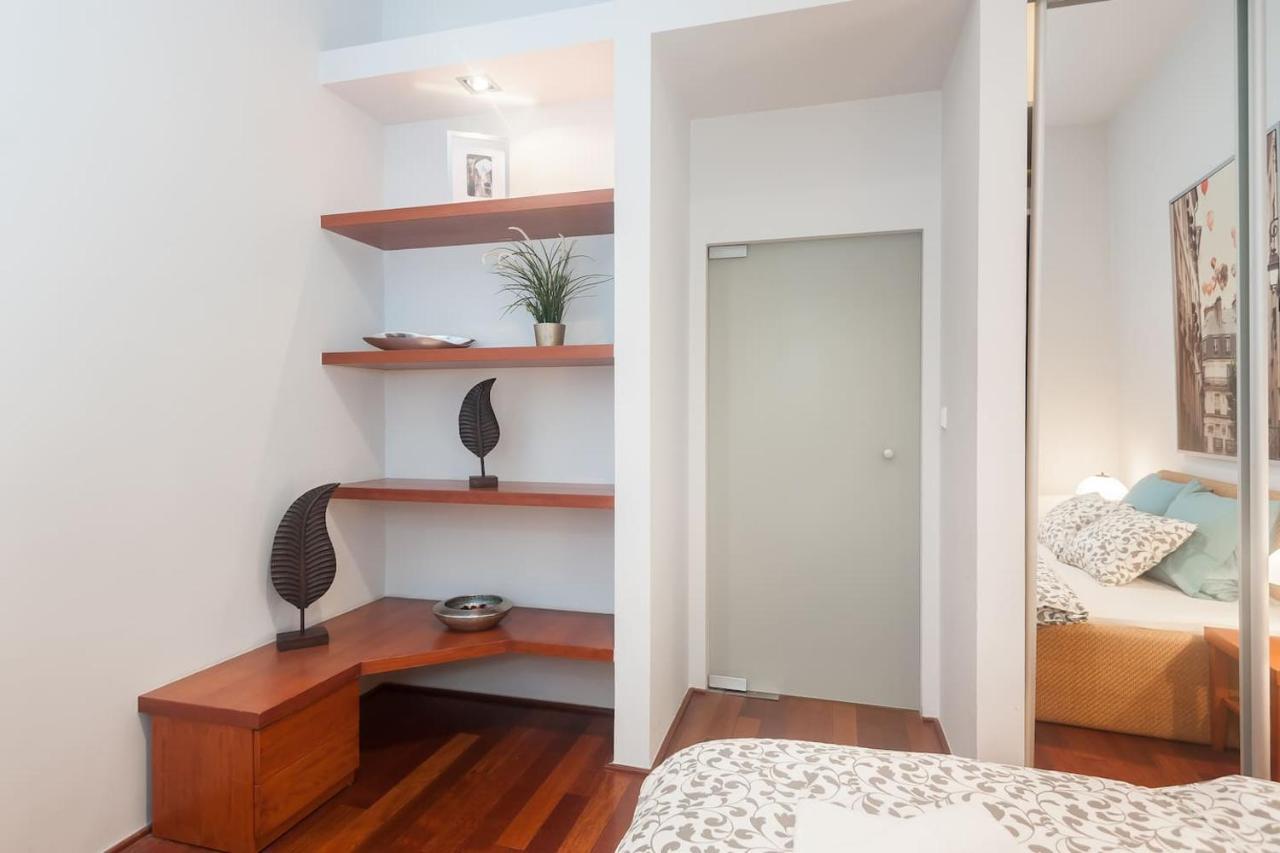 ★5 Star Living-amazing 2bed|2bath Apt-old Town Sq Apartment Prag
