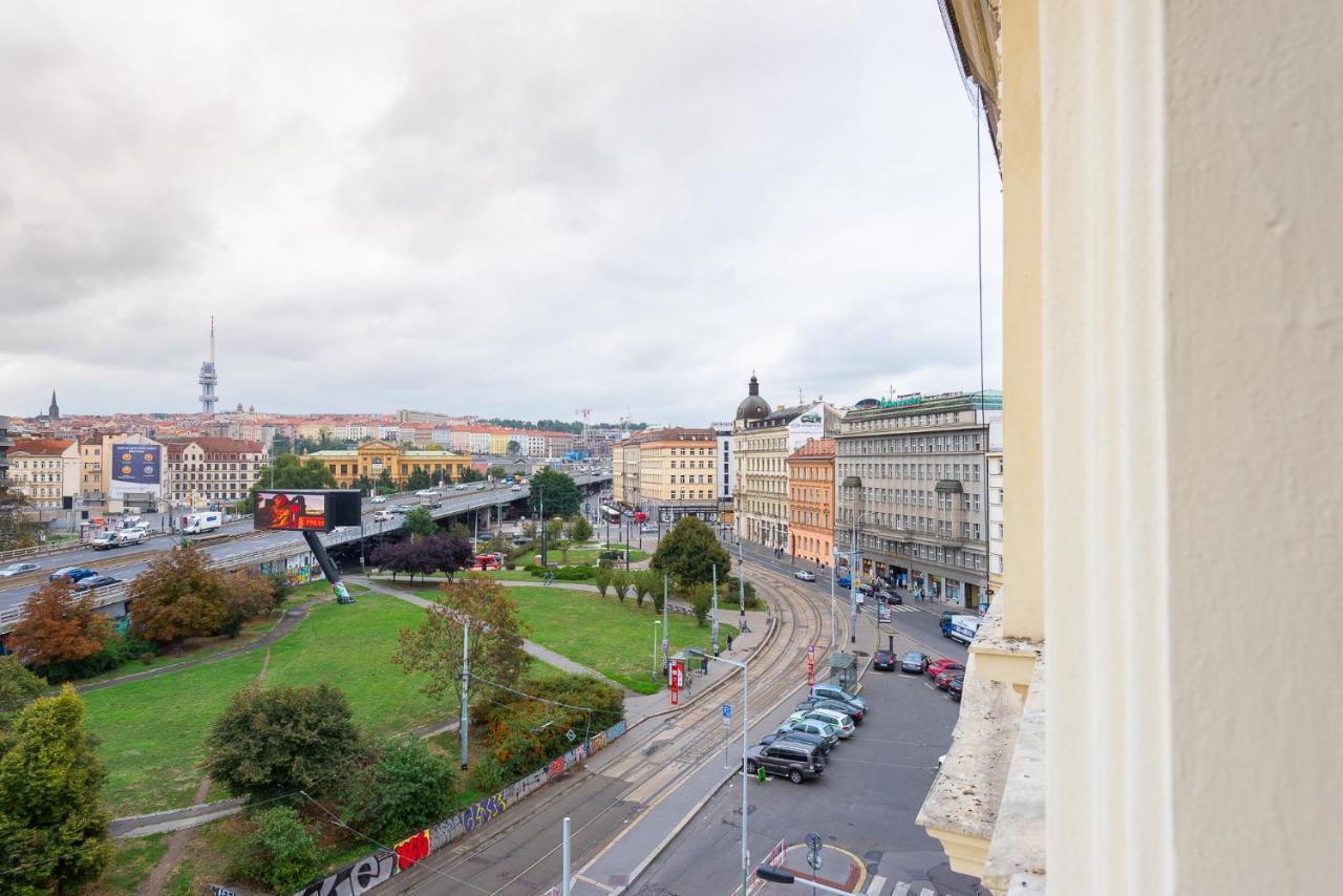 Tesnov Grande * Prag