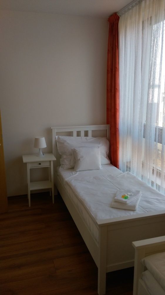 Apartment 3d *