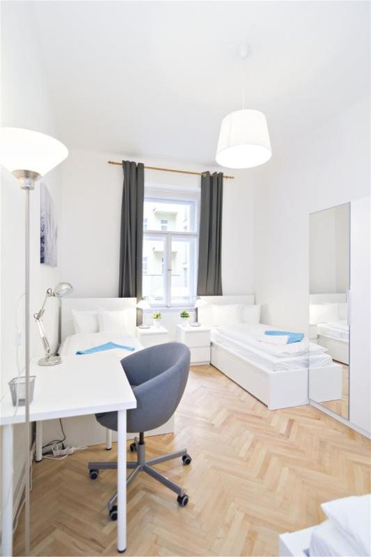 With 2 Bathrooms- 5 Minutes From Old Town - 102 M2 Prag