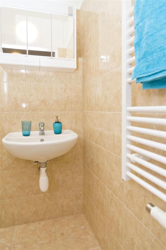With 2 Bathrooms- 5 Minutes From Old Town - 102 M2 * Prag