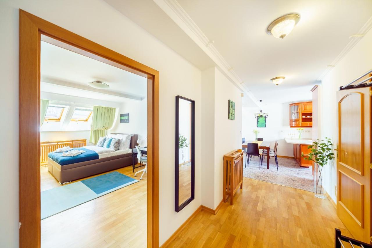 Alone 5br+3bath Penthouse In Center Of Apartment Prag