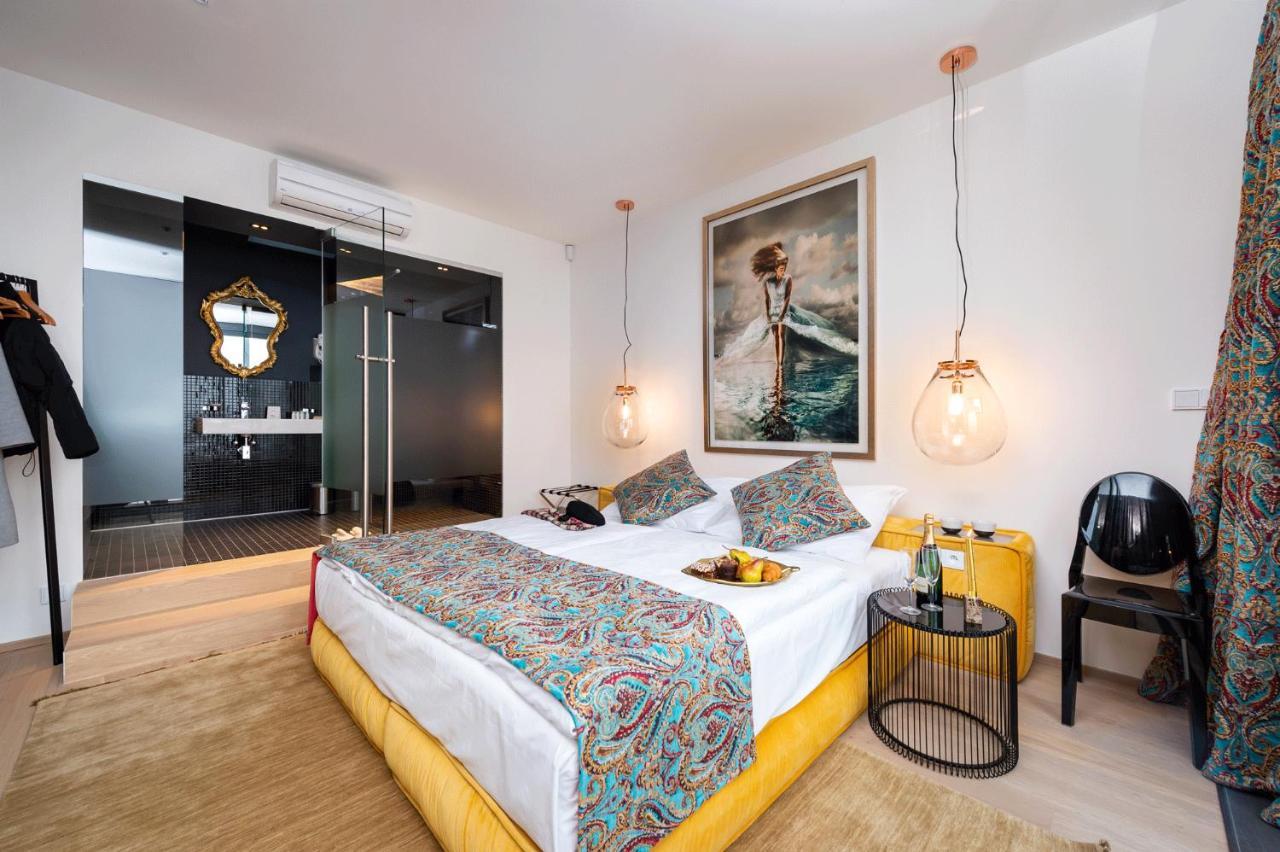 Apartment Empirent Rooftop Collection