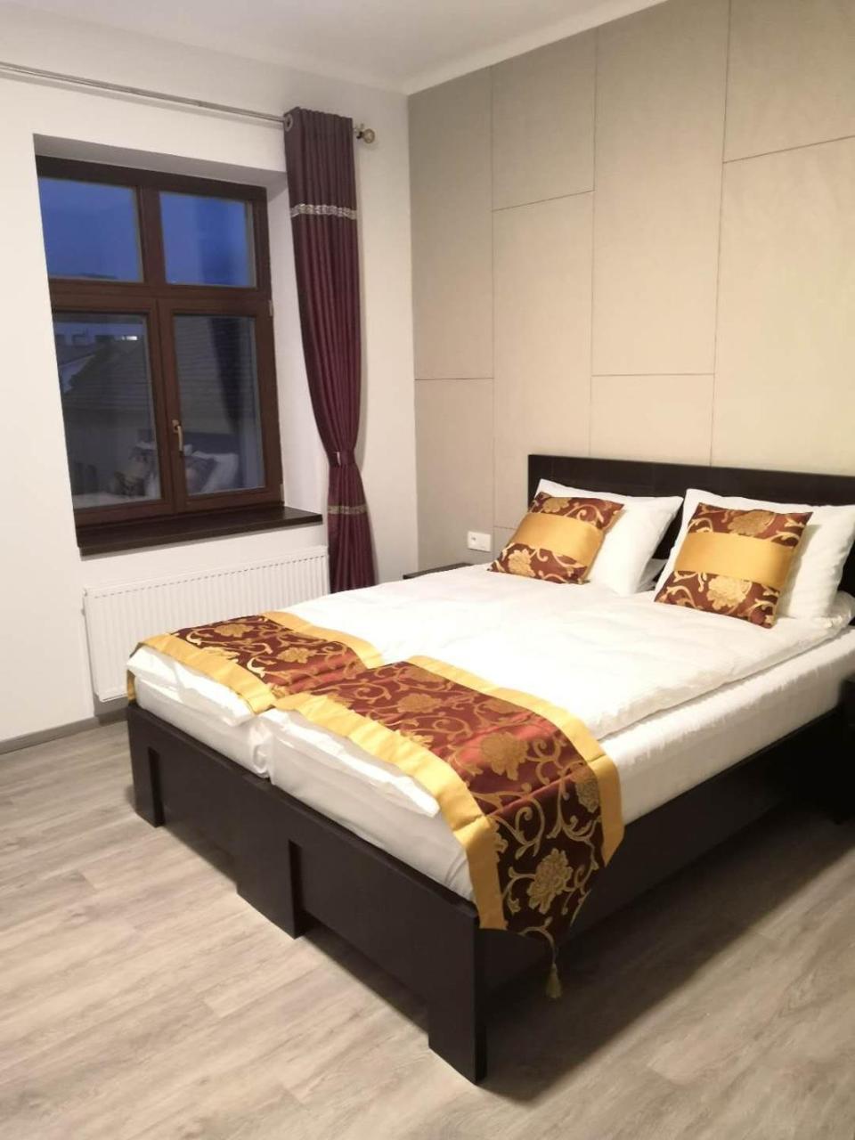 Sun-house Pension&restaurant -parkingfree- Hotell Prag
