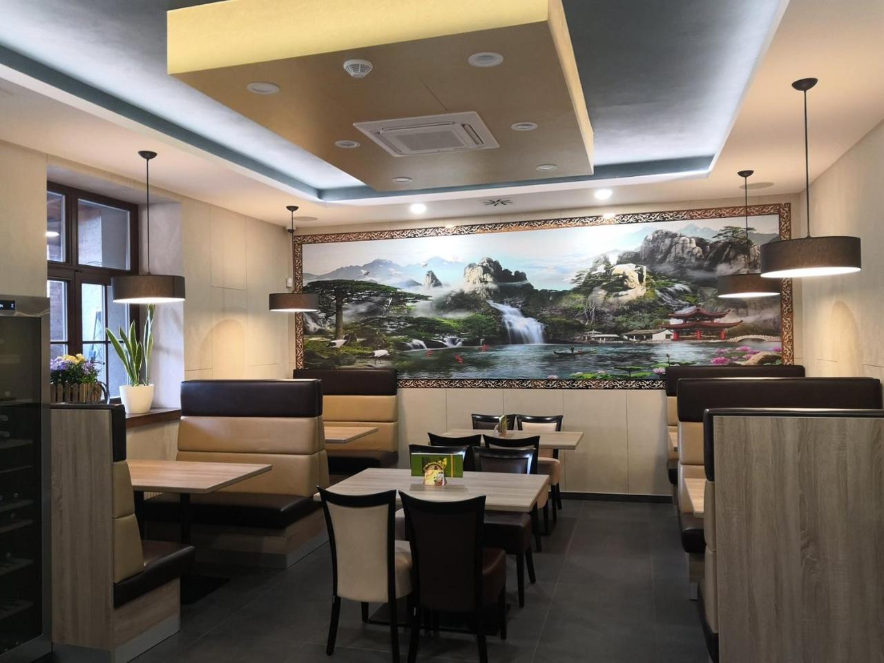 Sun-house Pension&restaurant -parkingfree- Hotell Prag