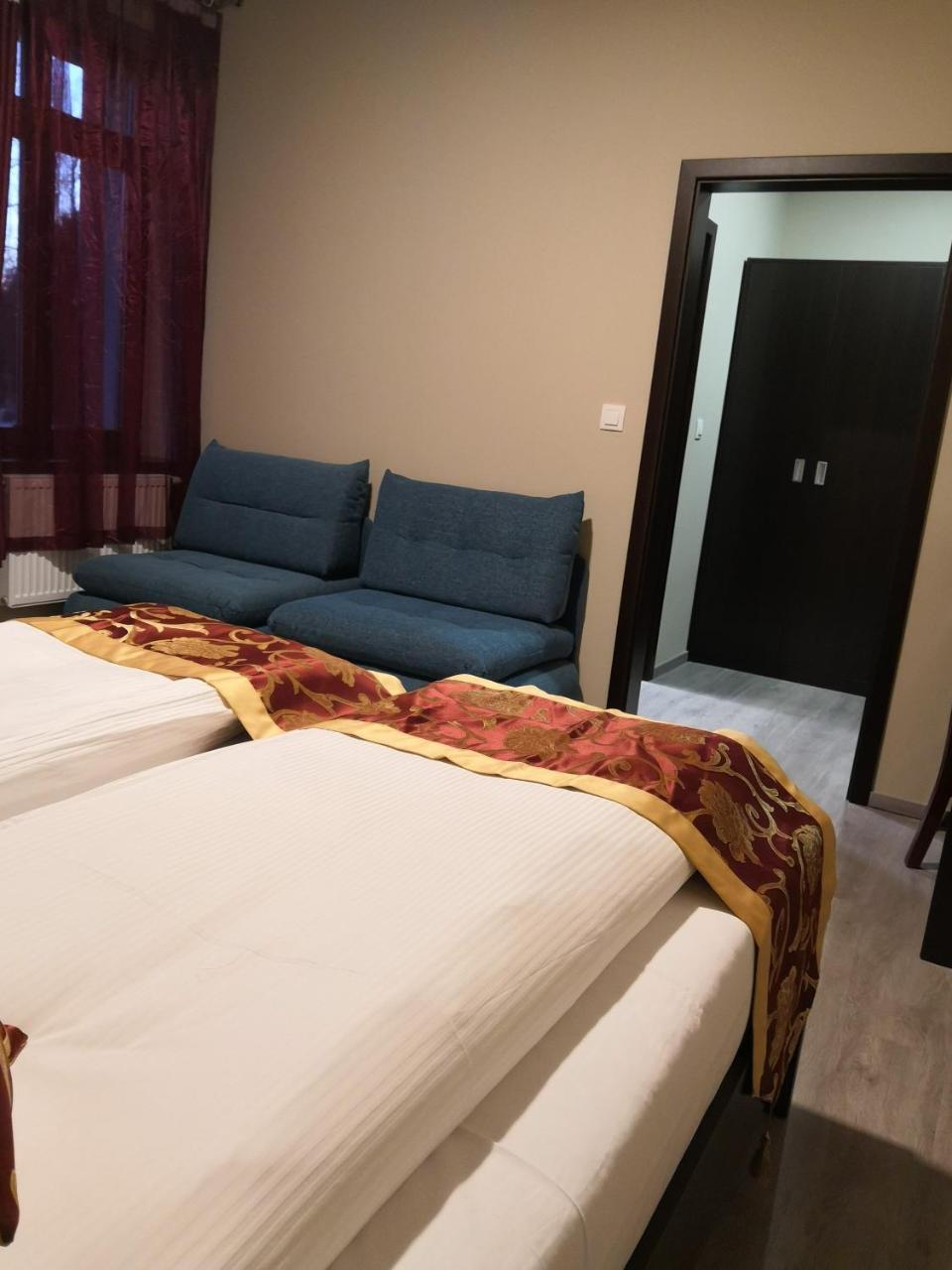 Sun-house Pension&restaurant -parkingfree- 3*