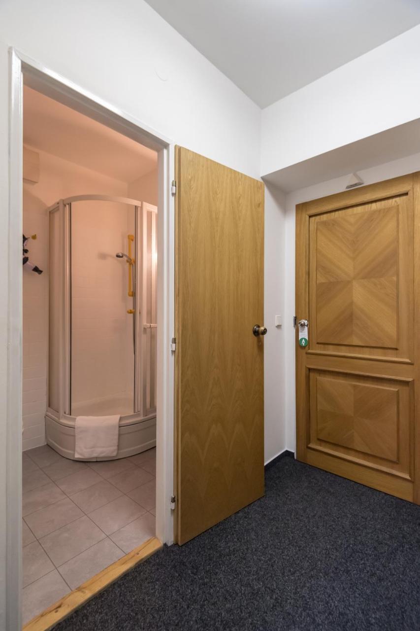 Affinity 2 Hotel