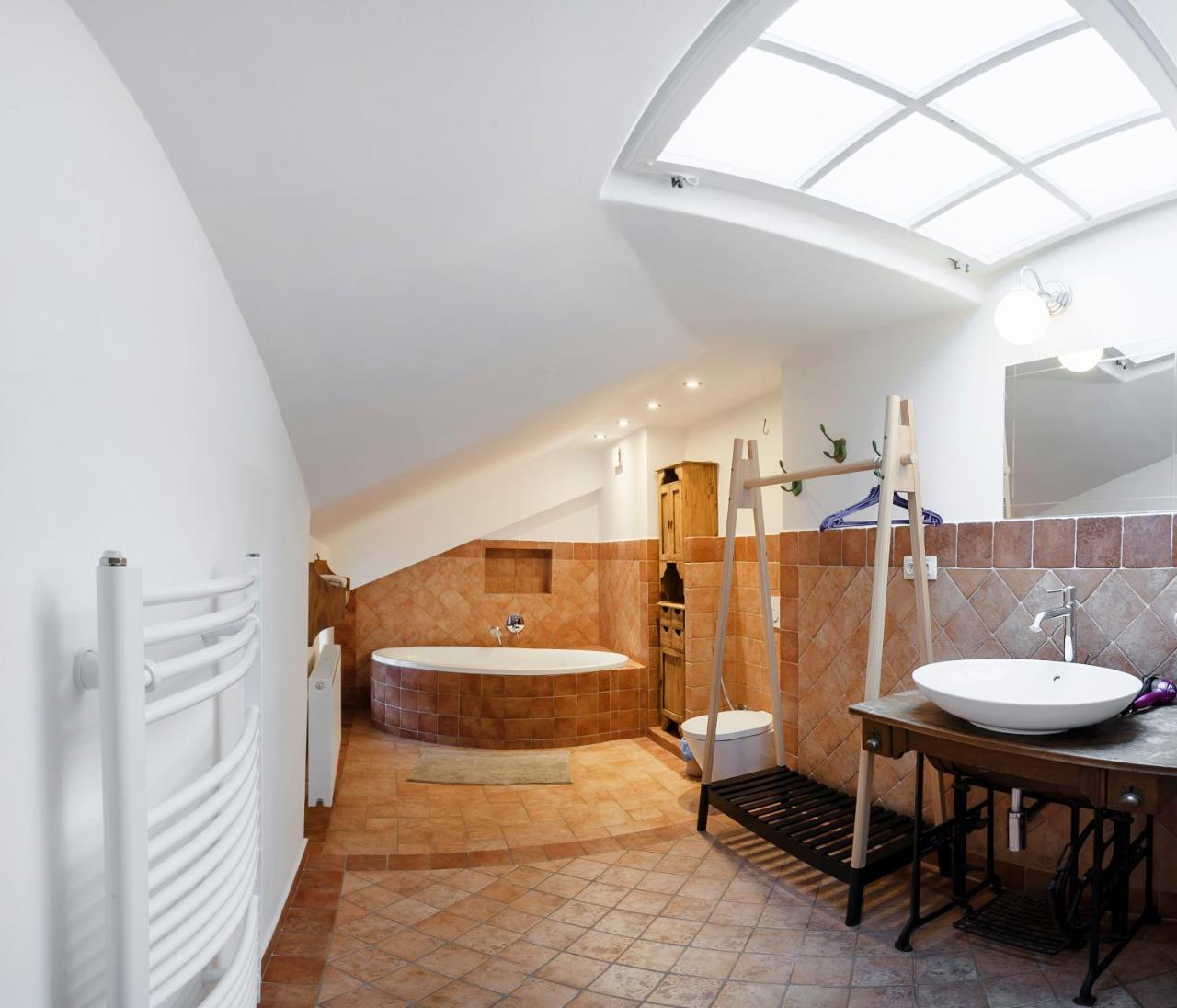 Golden Sheep Apartments Near Charles Bridge Prag