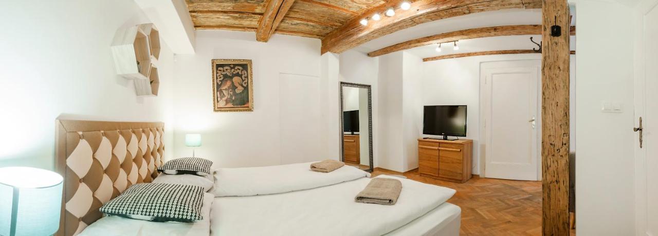 Apartment Golden Sheep Apartments Near Charles Bridge *