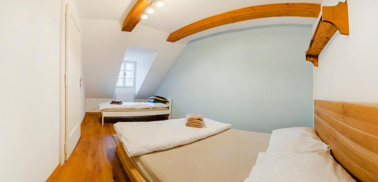 Golden Sheep Apartments Near Charles Bridge Apartment *