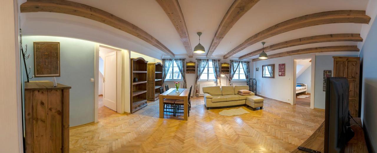 Golden Sheep Apartments Near Charles Bridge Apartment