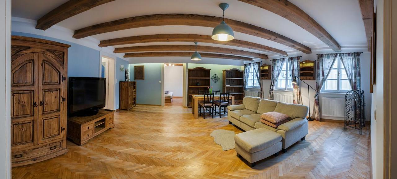 Apartment Golden Sheep Apartments Near Charles Bridge Prag