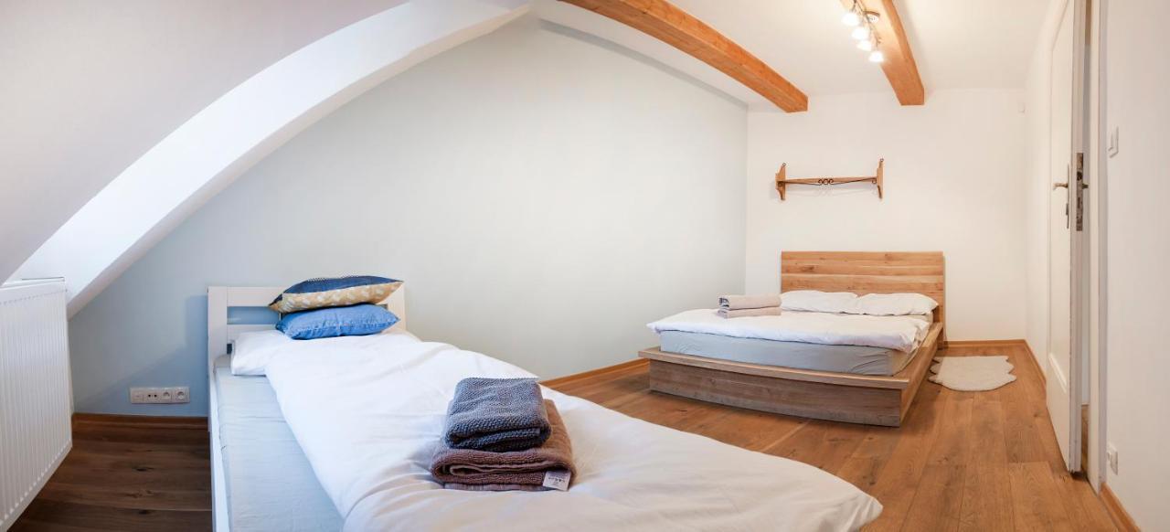 Golden Sheep Apartments Near Charles Bridge