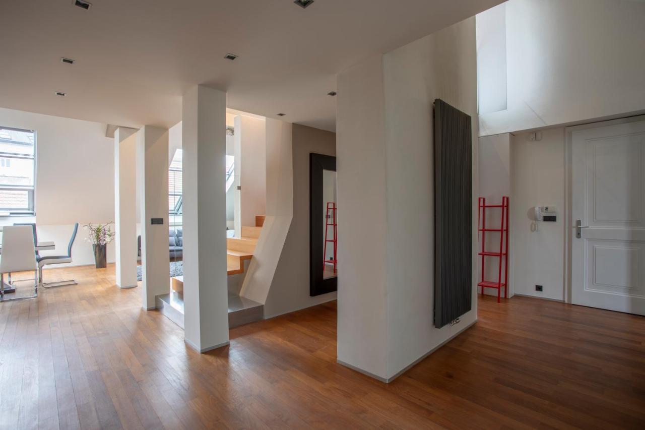 Lägenhet Luxury Duplex With Terrace Prag