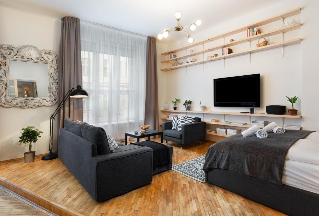 Days - Family Friendly - Super Bright - Old Town