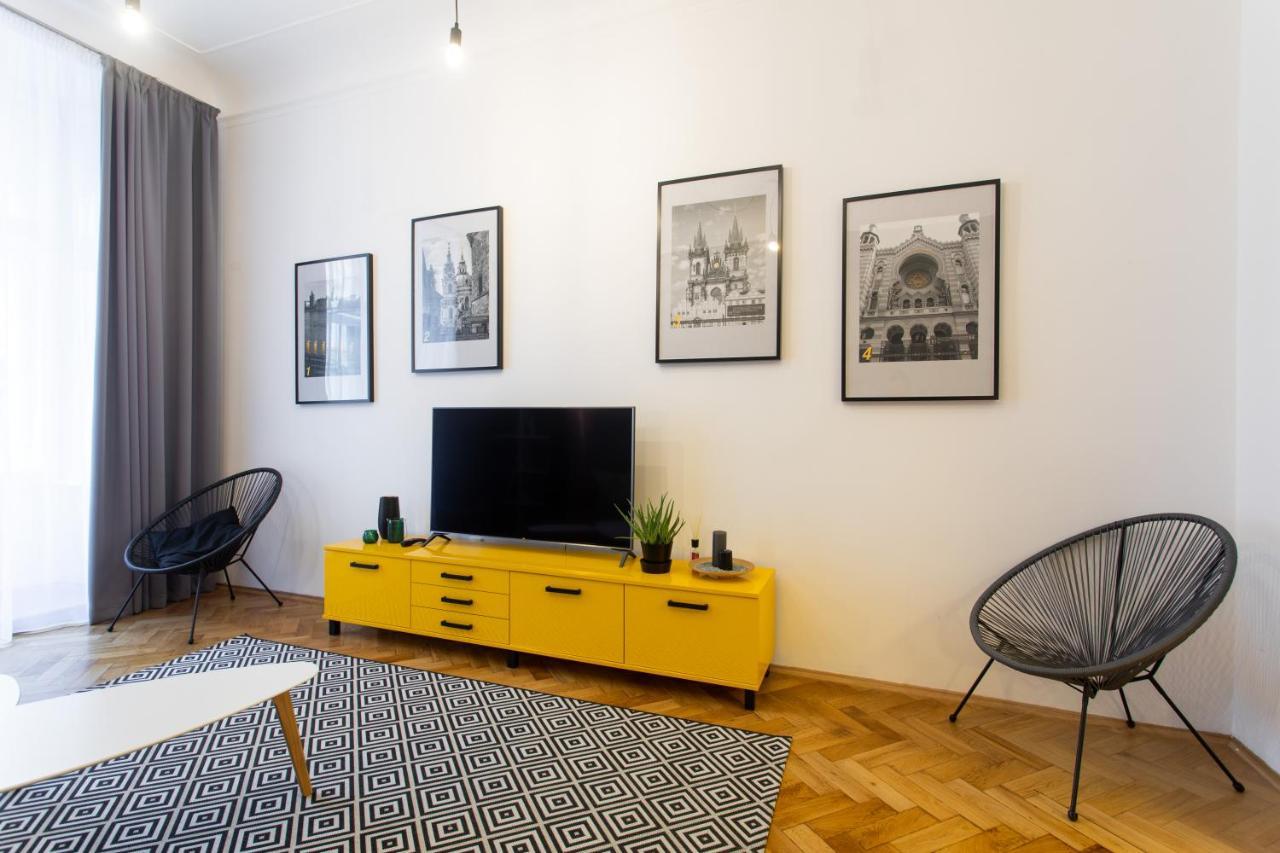 Apartment Spacious Near The River Prag