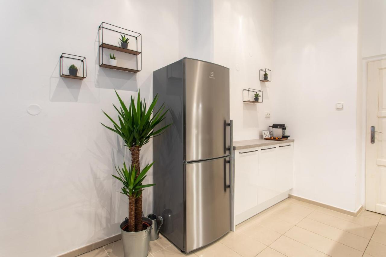 Spacious Near The River Apartment *